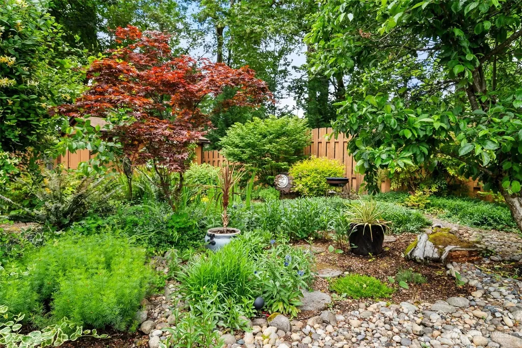 32007 226th Avenue SE Kent WA 98042