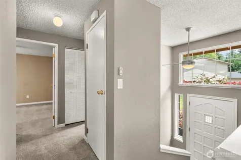 32007 226th Avenue SE Kent WA 98042