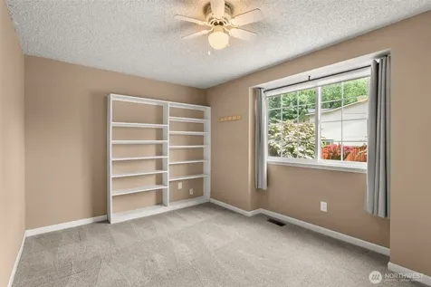 32007 226th Avenue SE Kent WA 98042