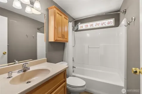 32007 226th Avenue SE Kent WA 98042