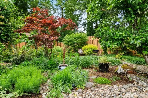 32007 226th Avenue SE Kent WA 98042