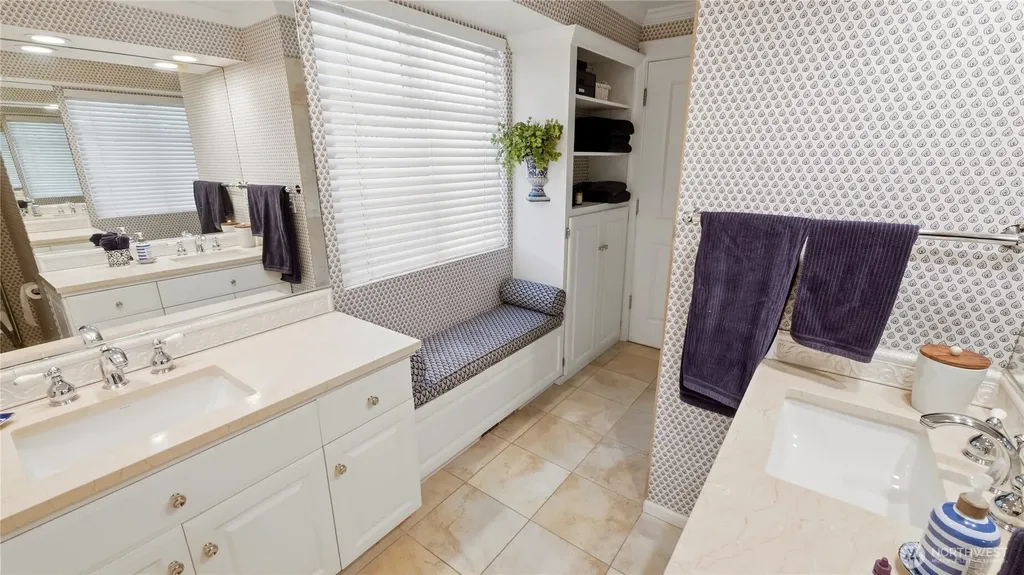 10506 Robin Hood Drive Edmonds WA 98020