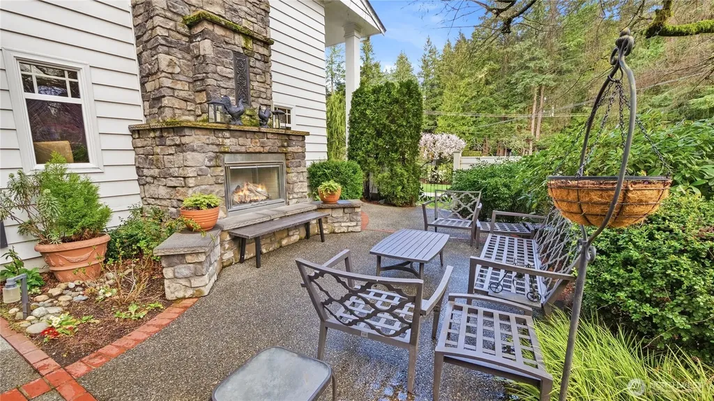 10506 Robin Hood Drive Edmonds WA 98020