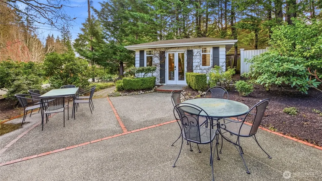 10506 Robin Hood Drive Edmonds WA 98020