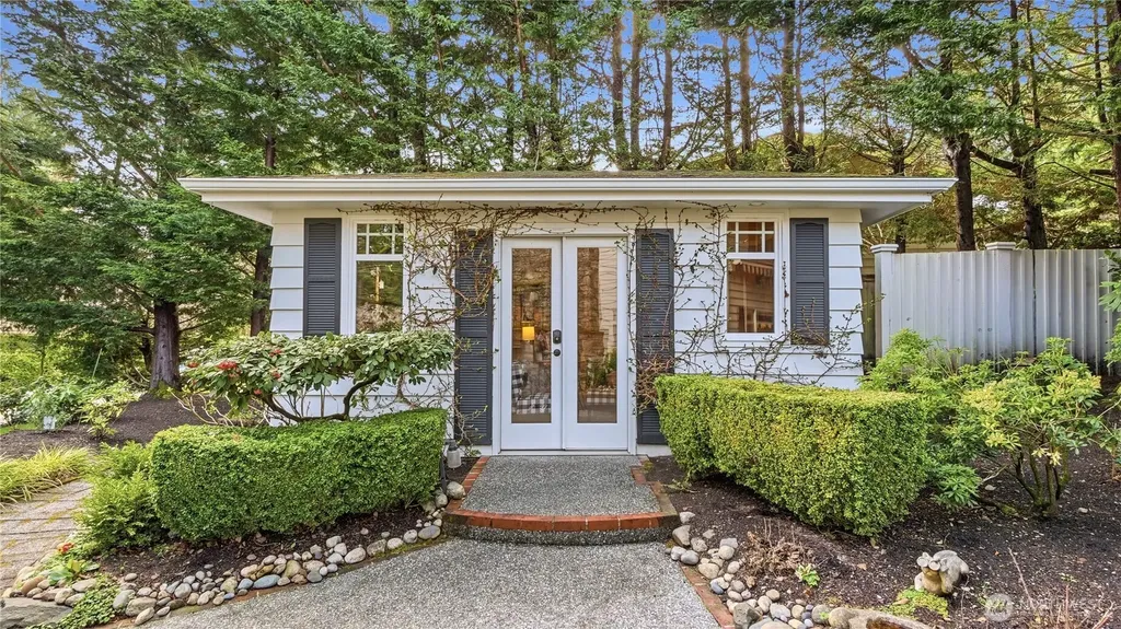 10506 Robin Hood Drive Edmonds WA 98020