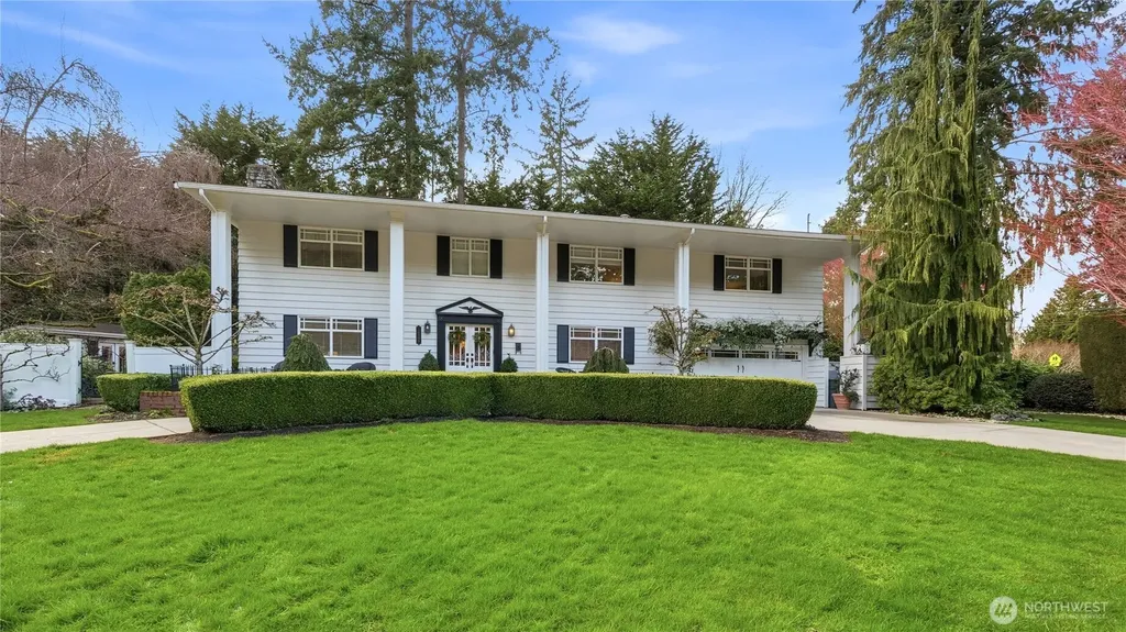 10506 Robin Hood Drive Edmonds WA 98020