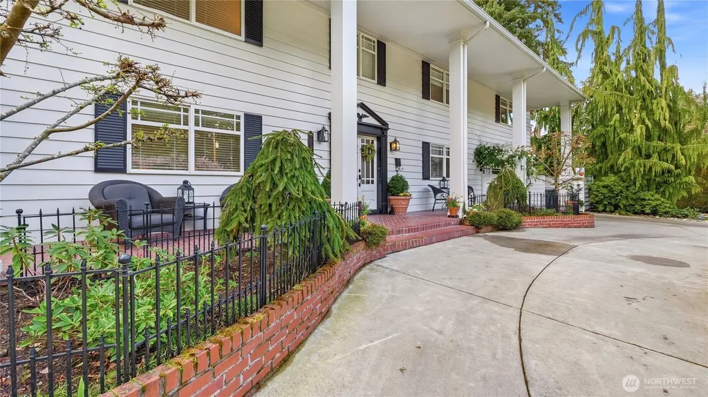 10506 Robin Hood Drive Edmonds WA 98020