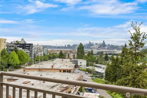 3221 SW Avalon Way Seattle WA 98126