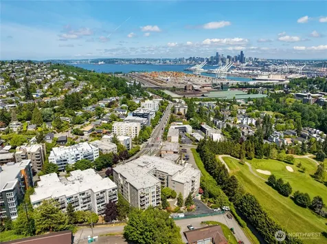 3221 SW Avalon Way Seattle WA 98126