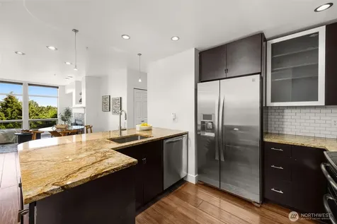 3221 SW Avalon Way Seattle WA 98126