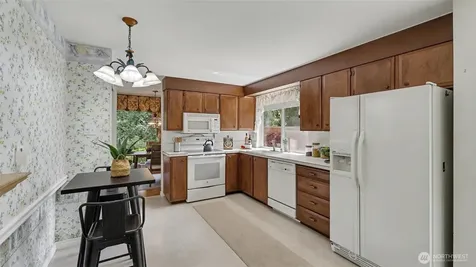 2618 168th Place NE Bellevue WA 98008