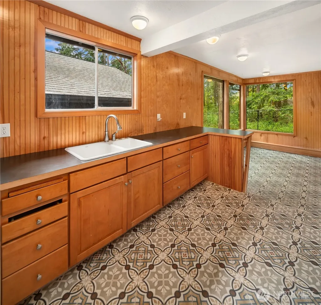 5415 Crescent Beach Road NW Vaughn WA 98394