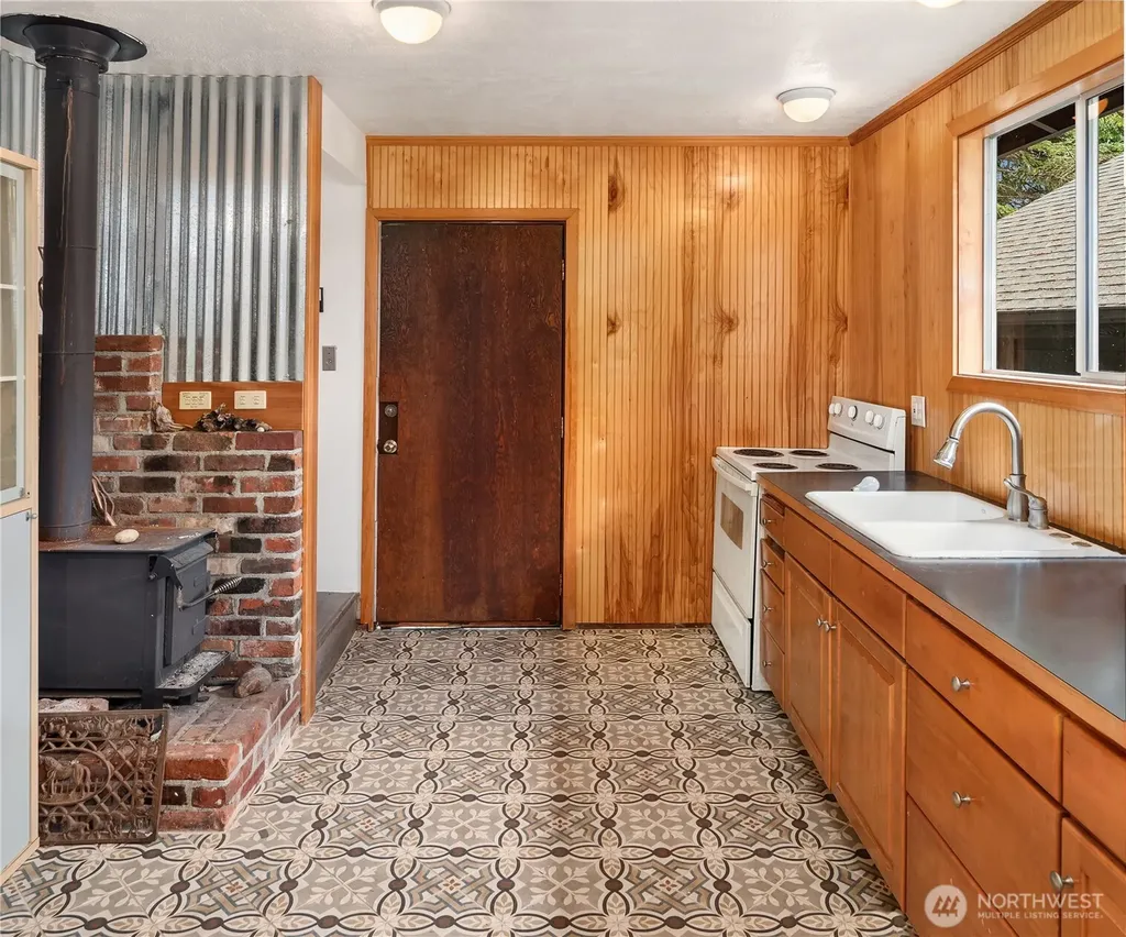 5415 Crescent Beach Road NW Vaughn WA 98394