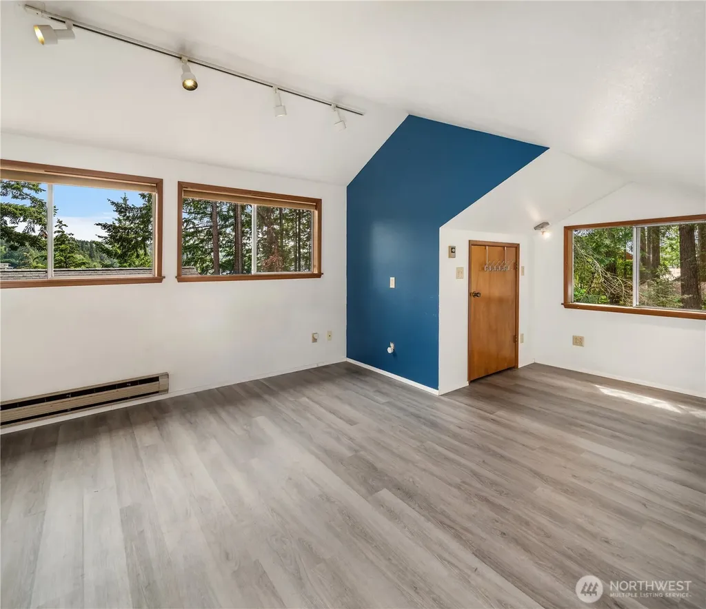 5415 Crescent Beach Road NW Vaughn WA 98394