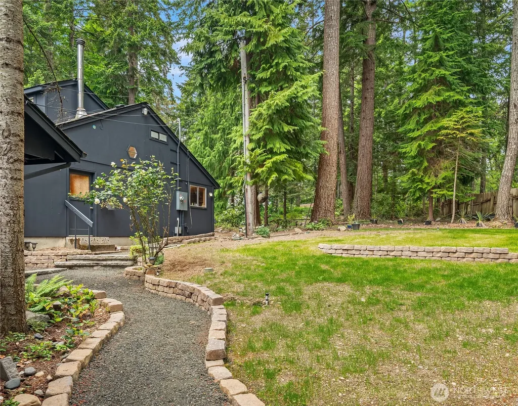 5415 Crescent Beach Road NW Vaughn WA 98394