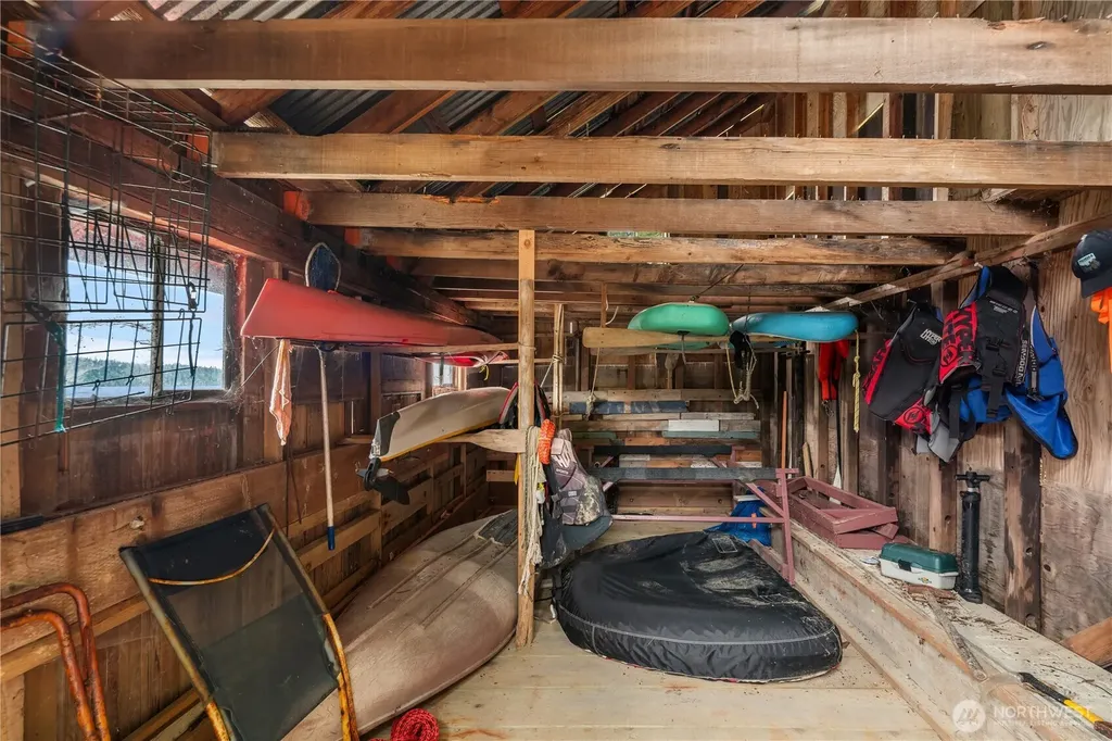 5415 Crescent Beach Road NW Vaughn WA 98394