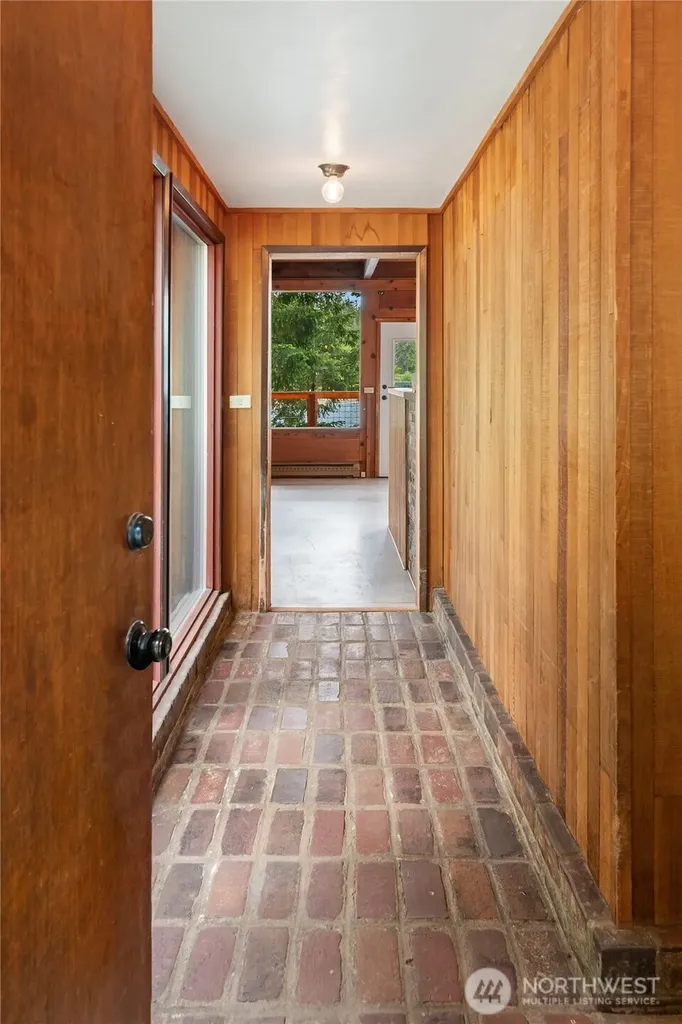 5415 Crescent Beach Road NW Vaughn WA 98394