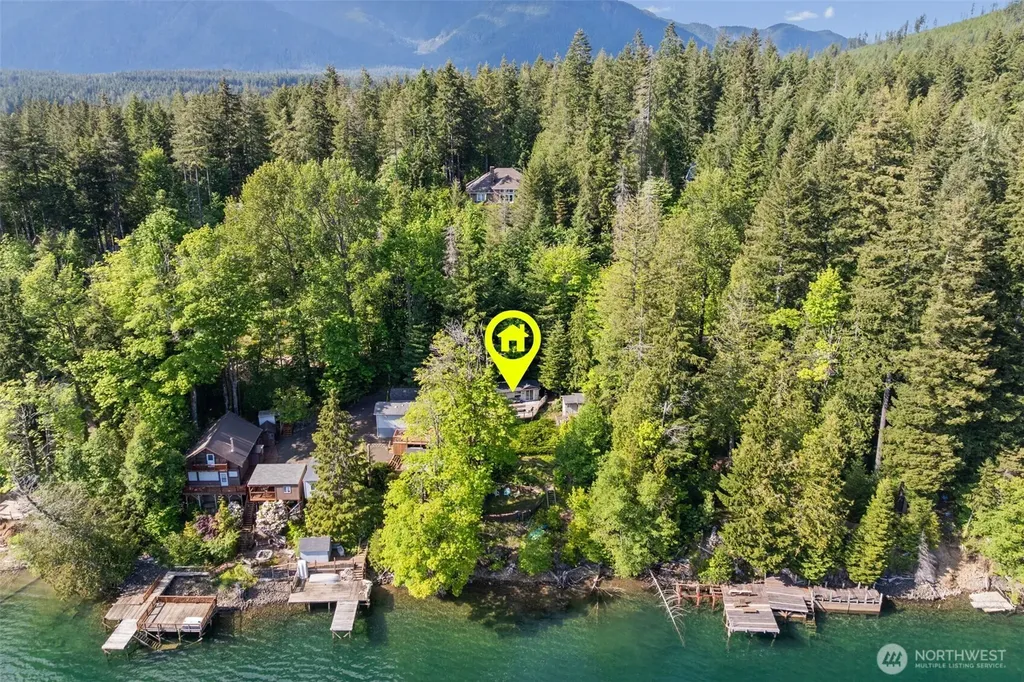 90 Lakeshore Place Hoodsport WA 98548