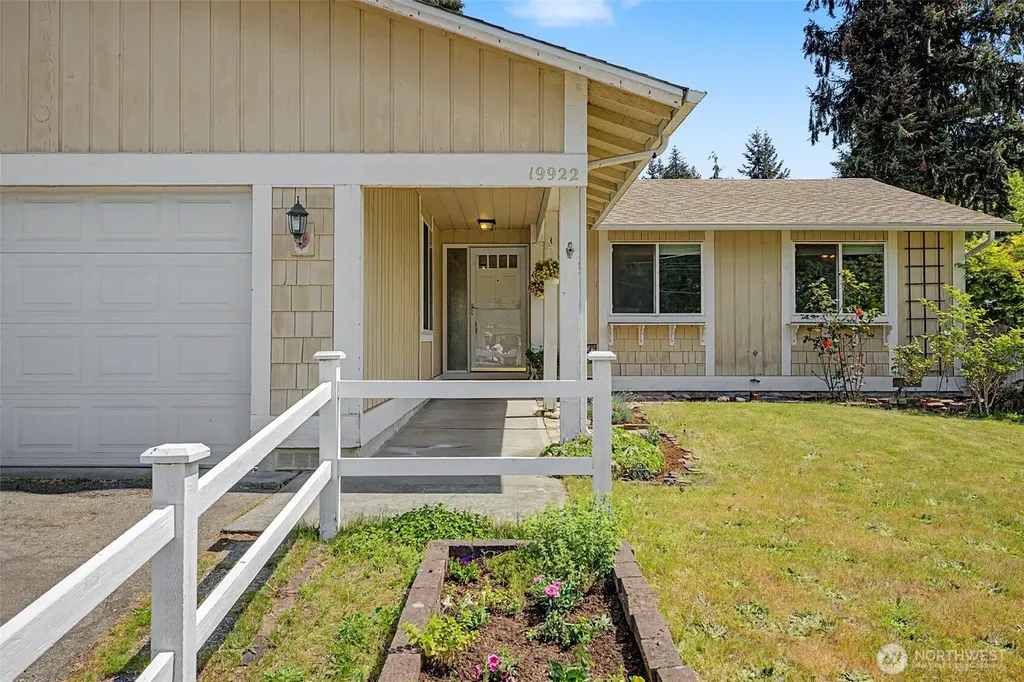 19922 Dayton Avenue N Shoreline WA 98133