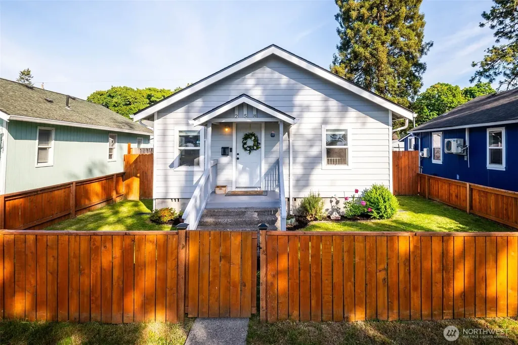 258 21st Avenue Longview WA 98632