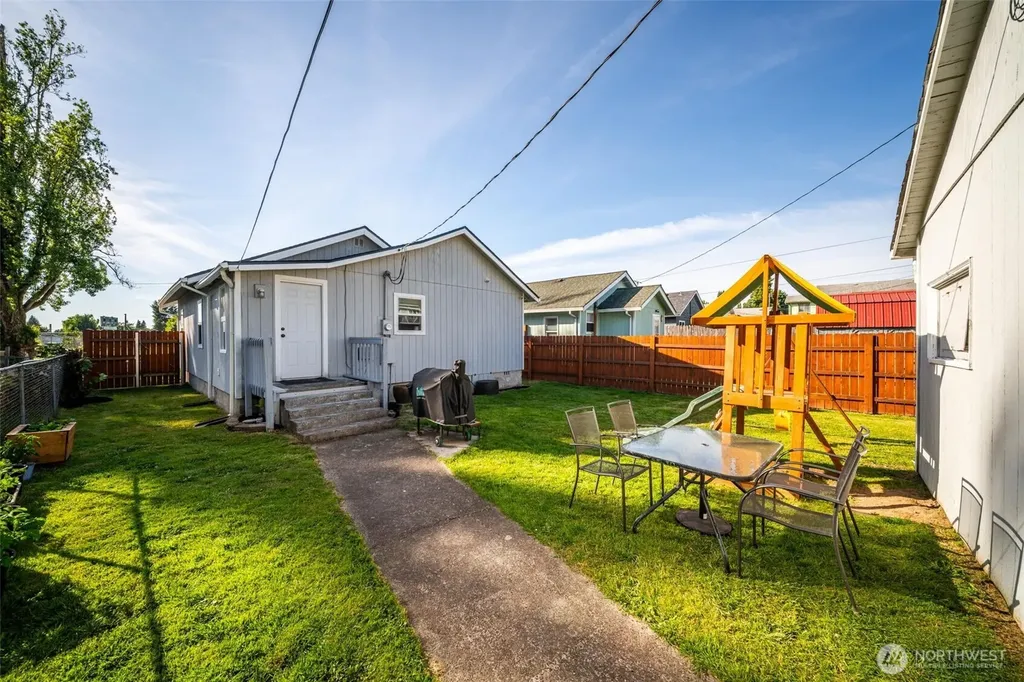 258 21st Avenue Longview WA 98632