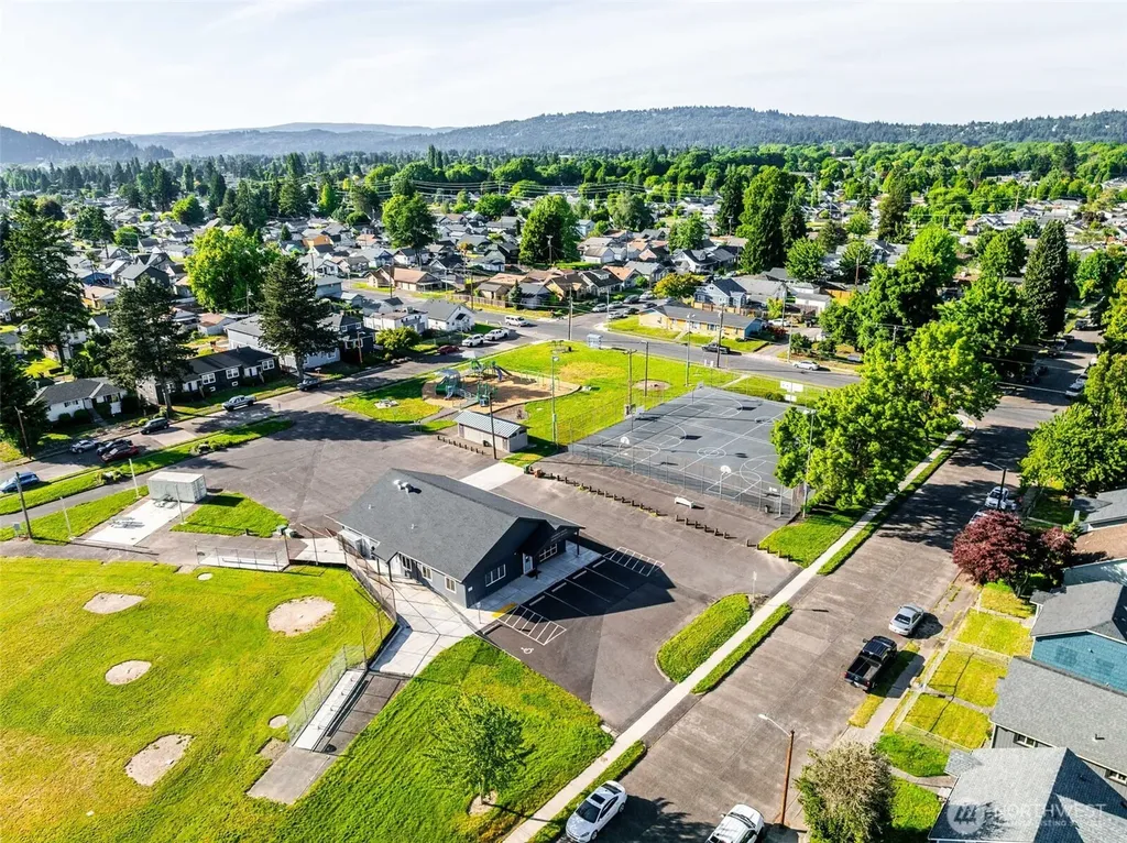 258 21st Avenue Longview WA 98632