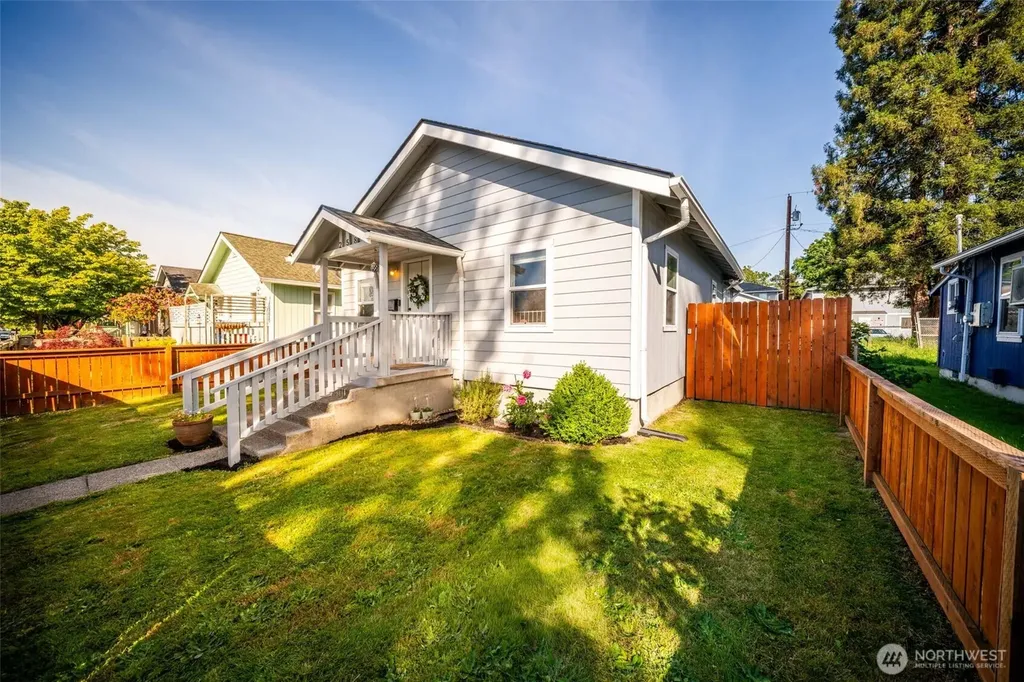 258 21st Avenue Longview WA 98632