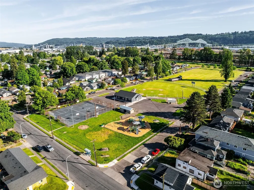 258 21st Avenue Longview WA 98632