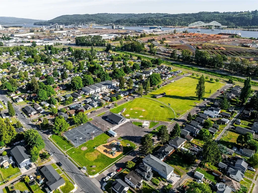258 21st Avenue Longview WA 98632