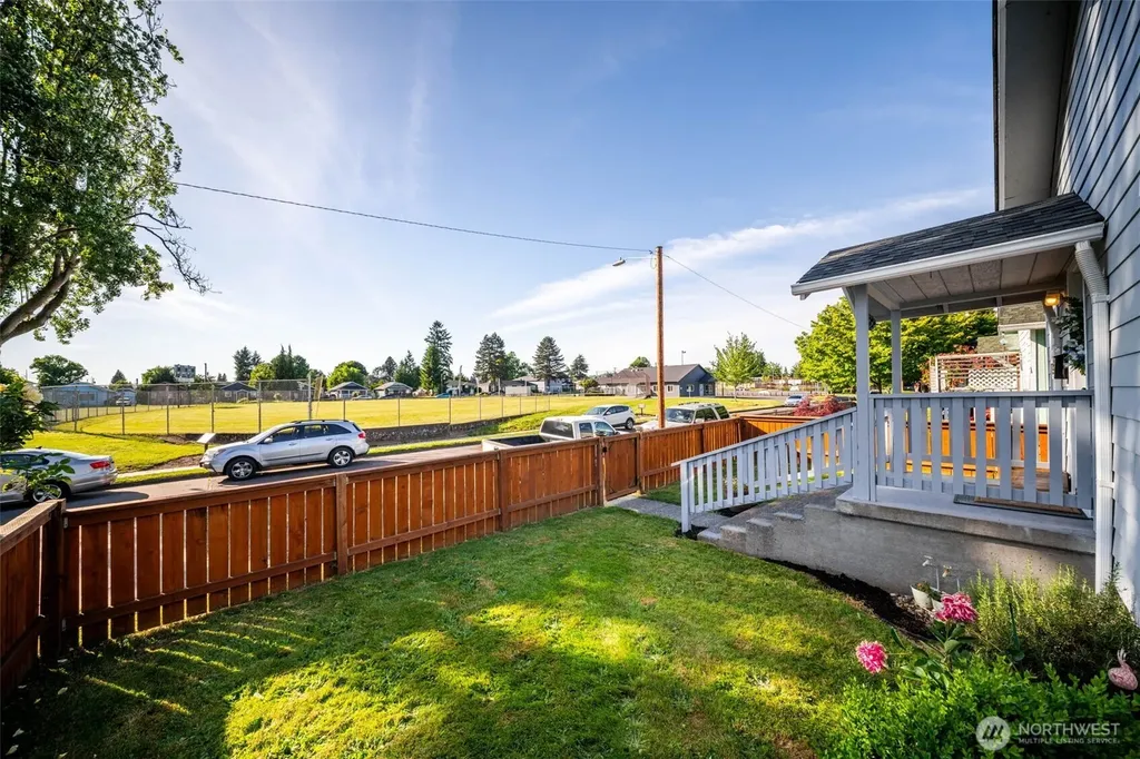 258 21st Avenue Longview WA 98632