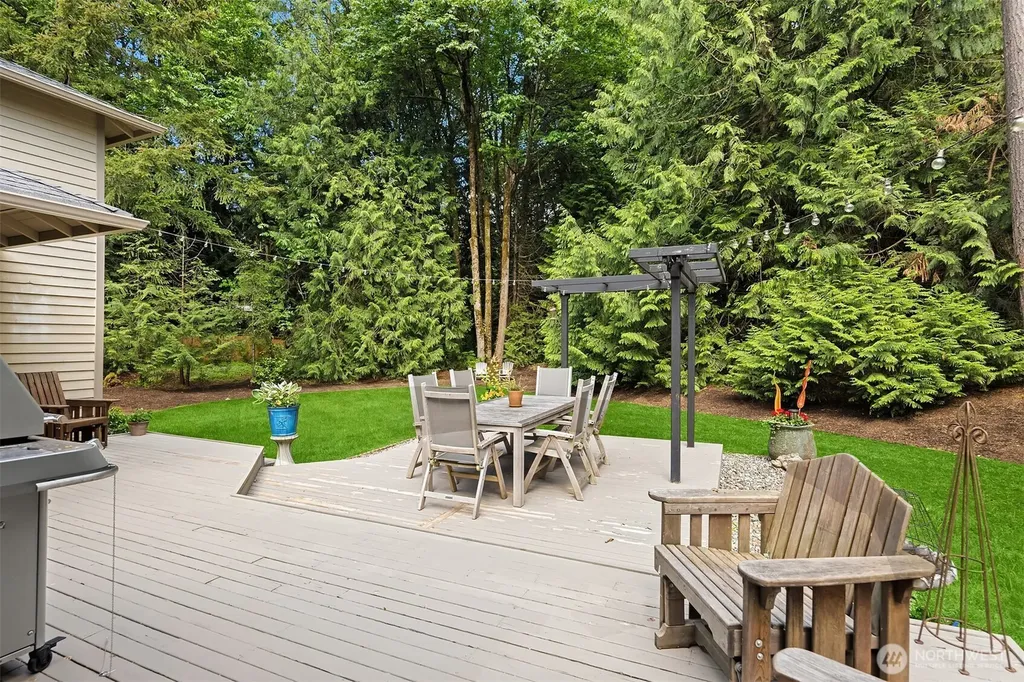 9244 215th Avenue NE Redmond WA 98053