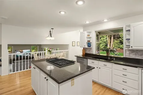 9244 215th Avenue NE Redmond WA 98053