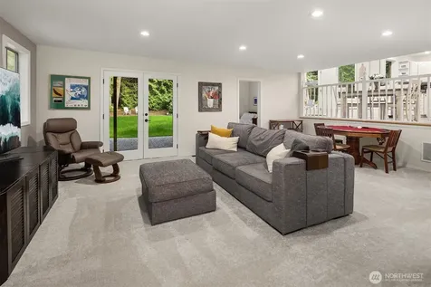 9244 215th Avenue NE Redmond WA 98053