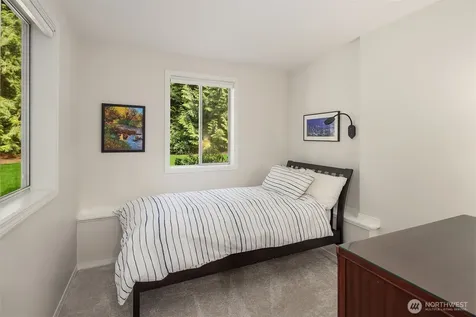 9244 215th Avenue NE Redmond WA 98053