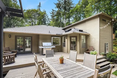 9244 215th Avenue NE Redmond WA 98053