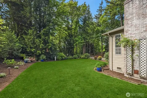 9244 215th Avenue NE Redmond WA 98053