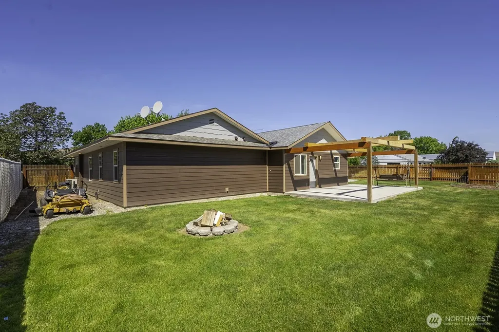 870 NW C Street Ephrata WA 98823