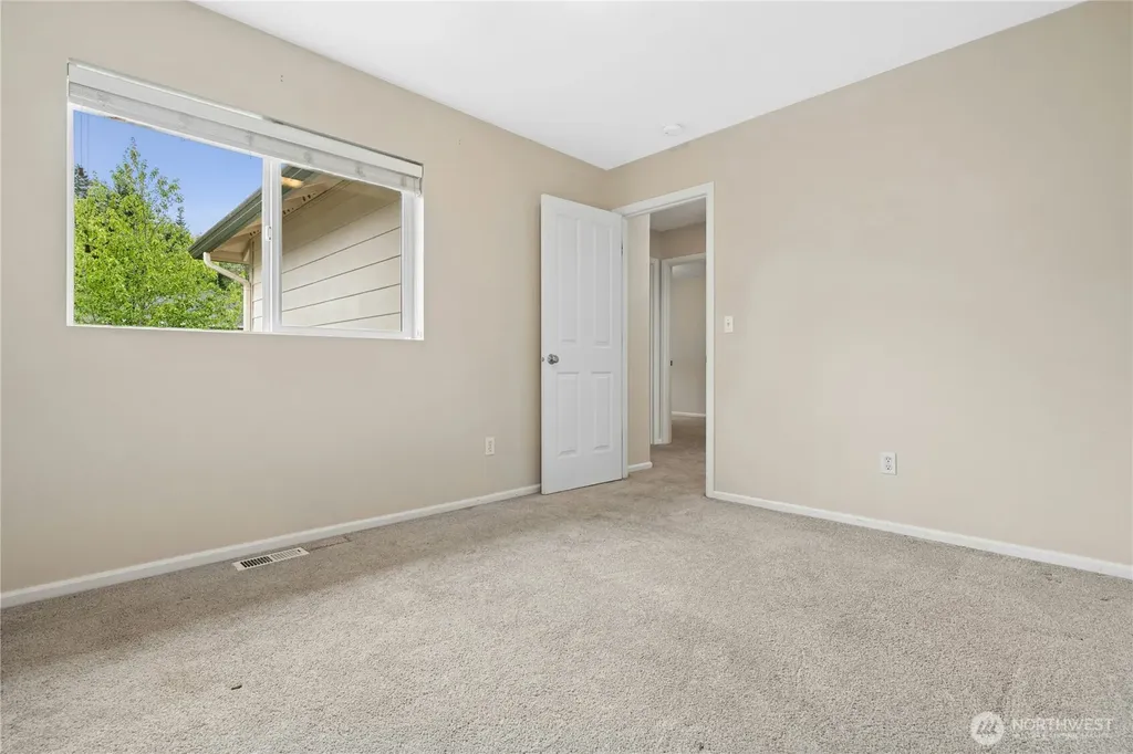 16918 Woodside Drive SE Renton WA 98058