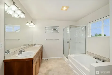 16918 Woodside Drive SE Renton WA 98058