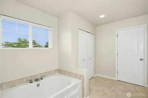 16918 Woodside Drive SE Renton WA 98058