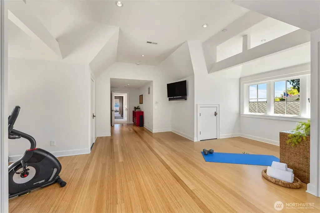 5128 Rockaway Beach Road NE Bainbridge Island WA 98110
