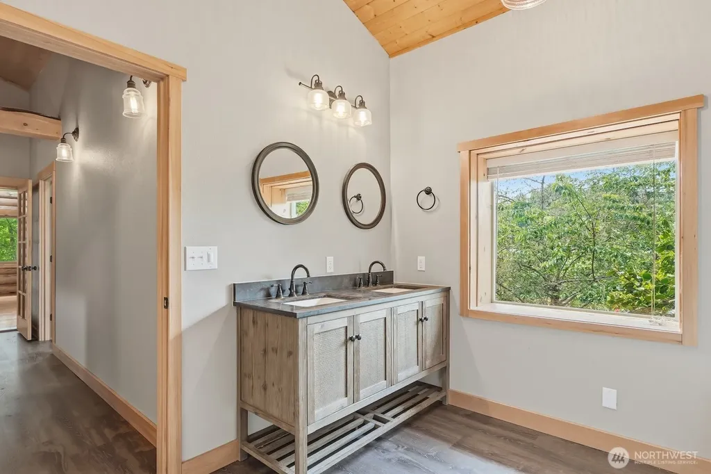 1943 W Hurley-waldrip Road Shelton WA 98584