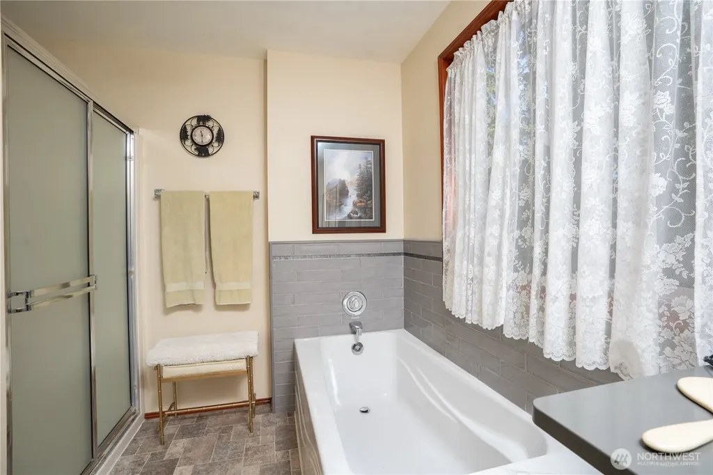 10717 Suncrest Drive Anderson Island WA 98303