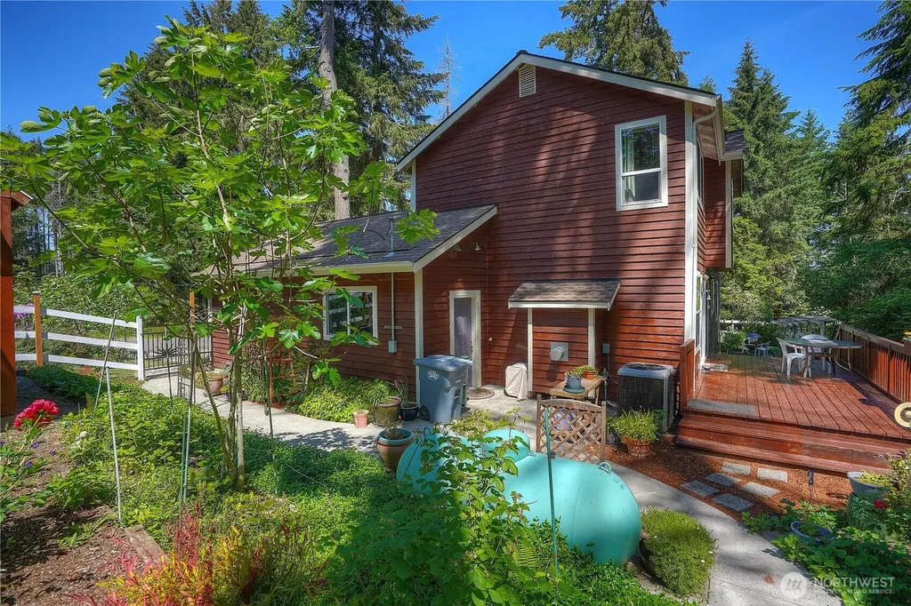 10717 Suncrest Drive Anderson Island WA 98303