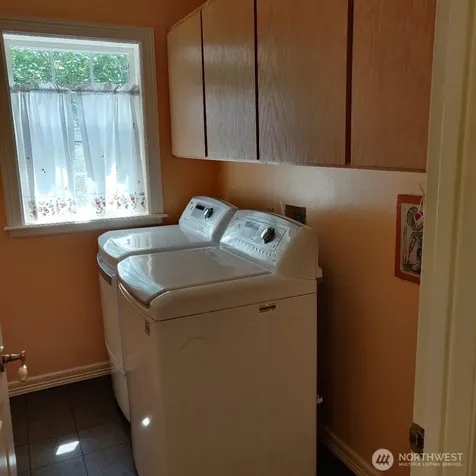 8511 Ferncliff Avenue NE Bainbridge Island WA 98110