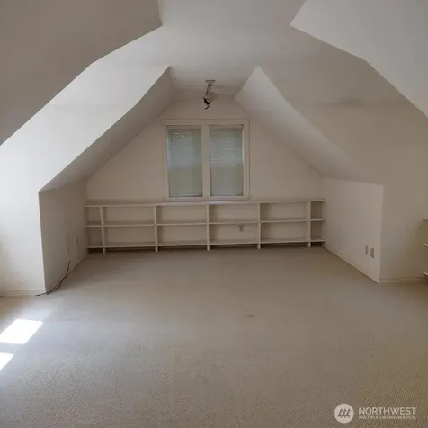 8511 Ferncliff Avenue NE Bainbridge Island WA 98110