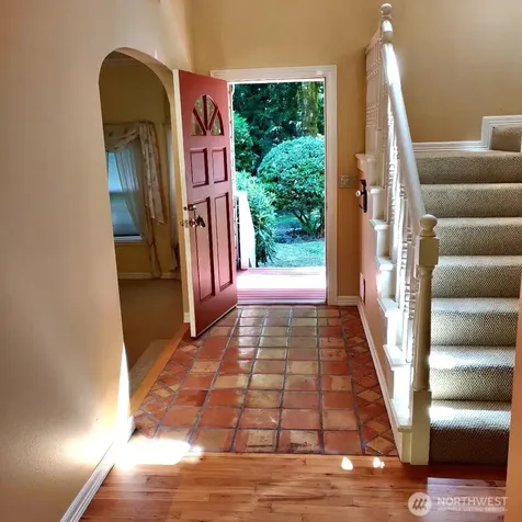 8511 Ferncliff Avenue NE Bainbridge Island WA 98110