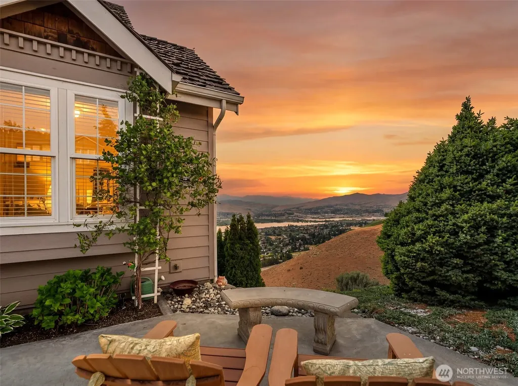 2352 Monument Place East Wenatchee WA 98802