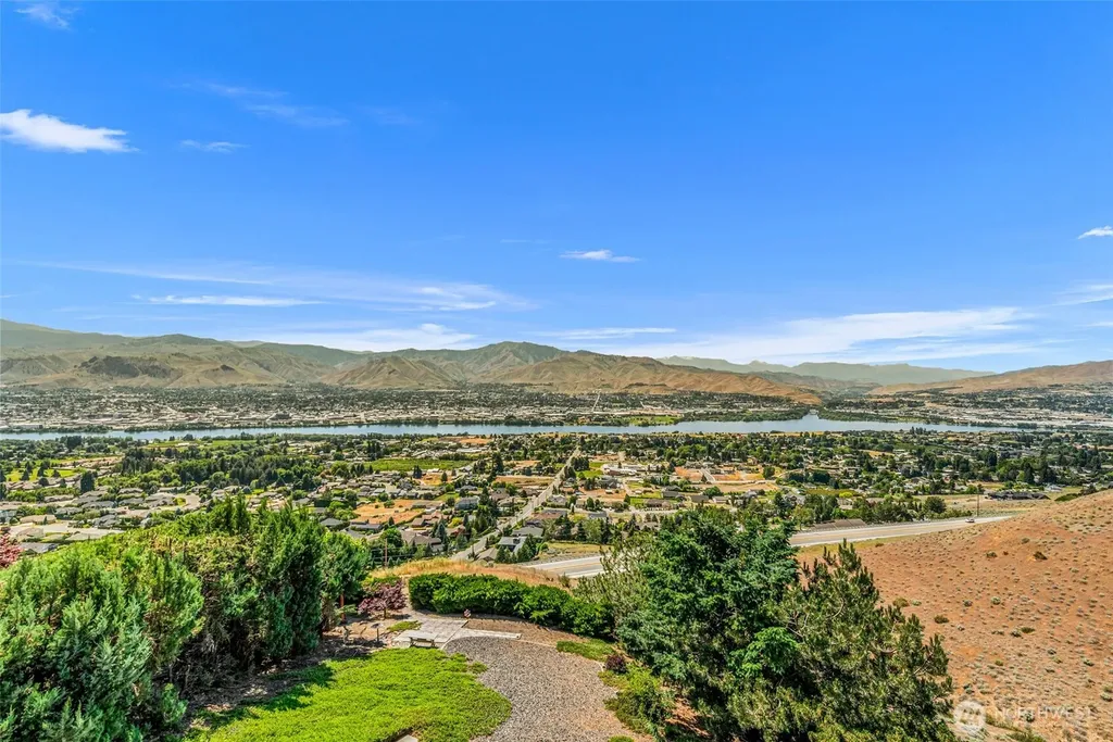 2352 Monument Place East Wenatchee WA 98802