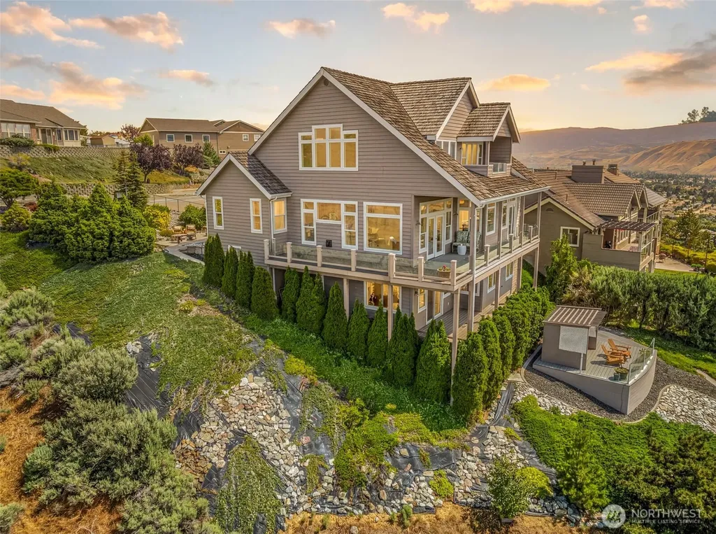 2352 Monument Place East Wenatchee WA 98802
